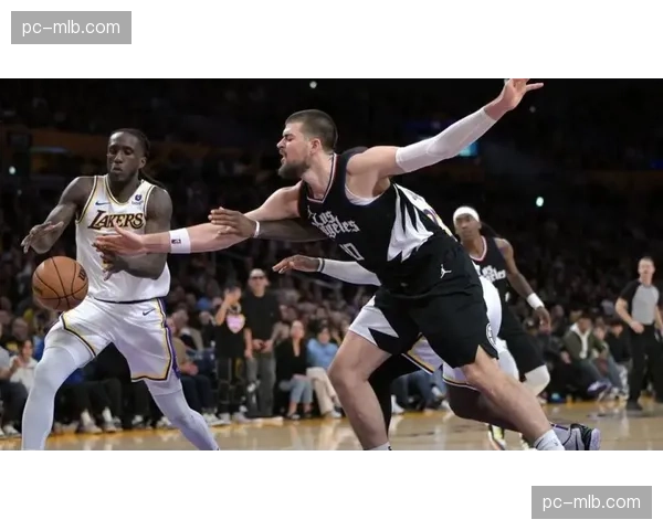 “娜菲莎·科利尔因小腿轻微拉伤将缺席部分季前赛”